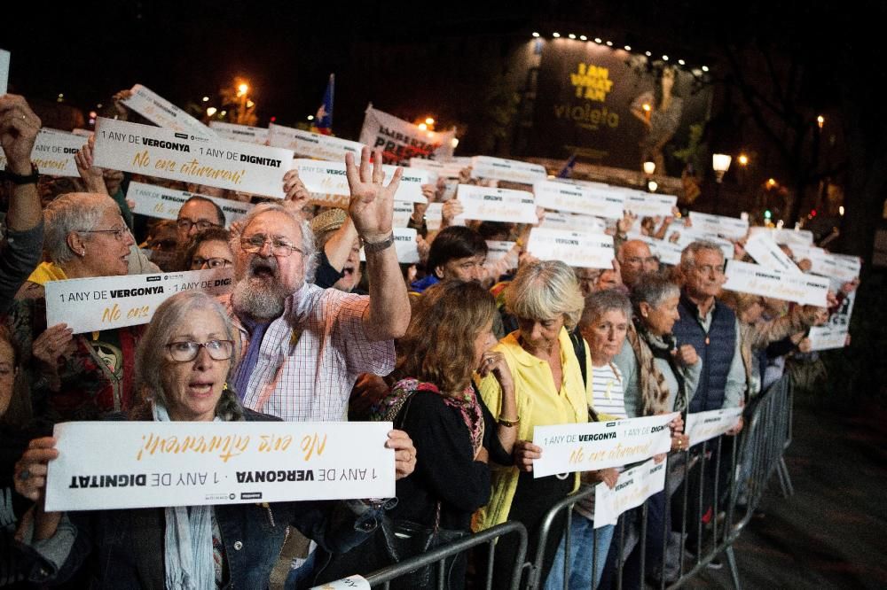 Acte a Barcelona per reclamar la llibertat dels presos