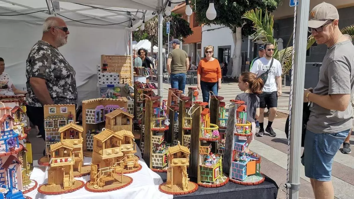 La feria que ha conquistado Arinaga: más puestos, más público y más producto local