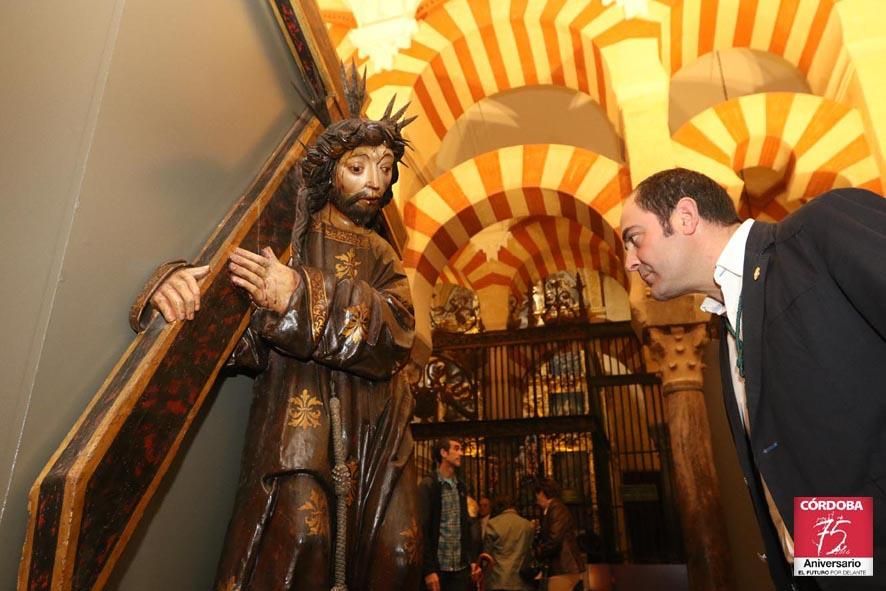 FOTOGALERÍA / La Vera Cruz muestra en la Mezquita Catedral su patrimonio