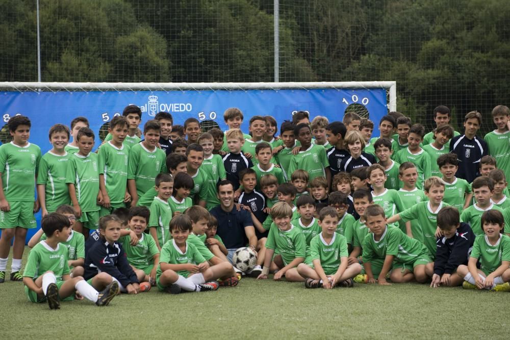 Linares visita el campus del Real Oviedo