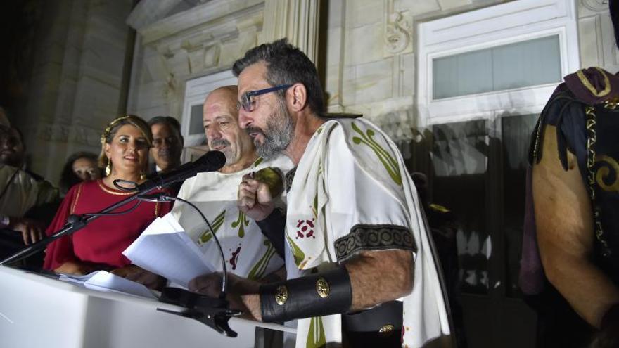 Luis Zahera y Manuel Tallafé durante la lectura del pregón. Iván Urquízar