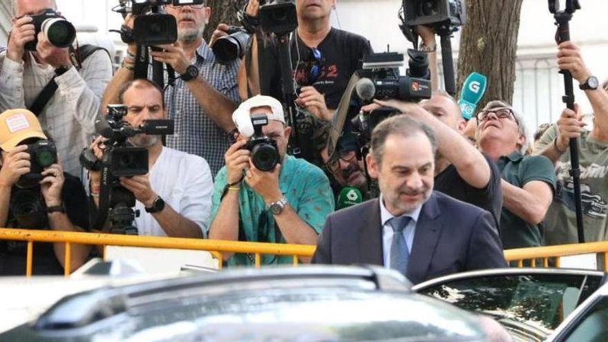 El Tribunal Suprem jutja des d'aquest dimarts Ábalos, Koldo García i Aldama per la trama de les mascaretes