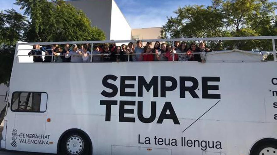 Milers d&#039;alumnes de la Marina Alta han gaudit del Bus de la Llengua