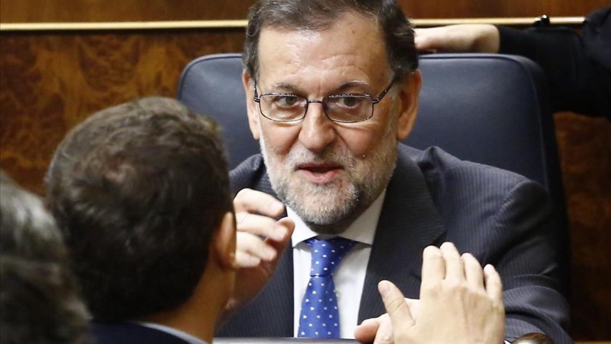 Mariano Rajoy conversa con Albert Rivera, el 22 de noviembre del año pasado.