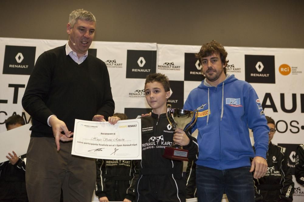 Fernando Alonso entrega los premios Reanult Kart