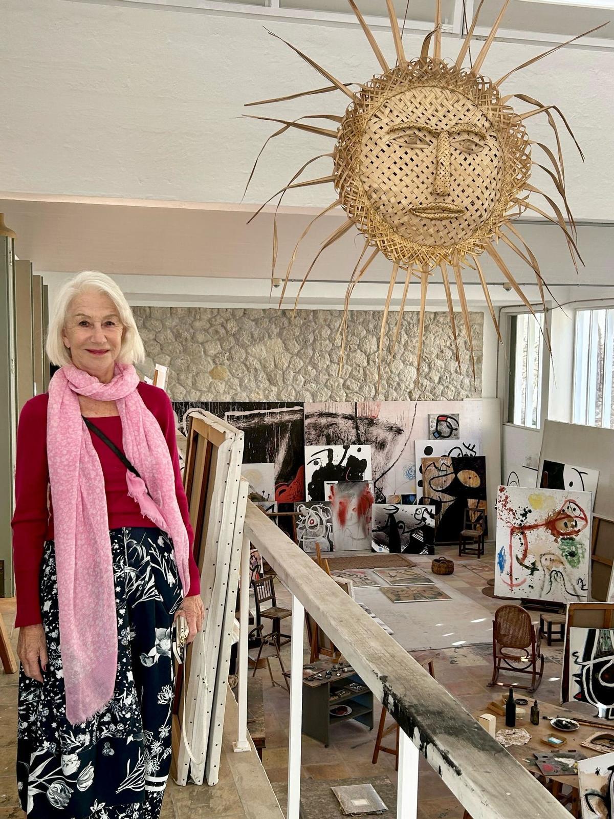 Helen Mirren in der Miró-Stiftung.