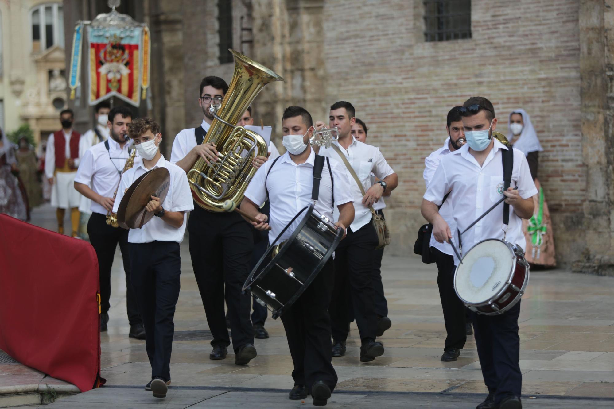 Búscate en el segundo día de Ofrenda por la calle de la Mar (entre las 19.00 y las 20.00 horas)