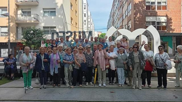 Más de 50 personas en un viaje  de Afammer Deza a Pontevedra |