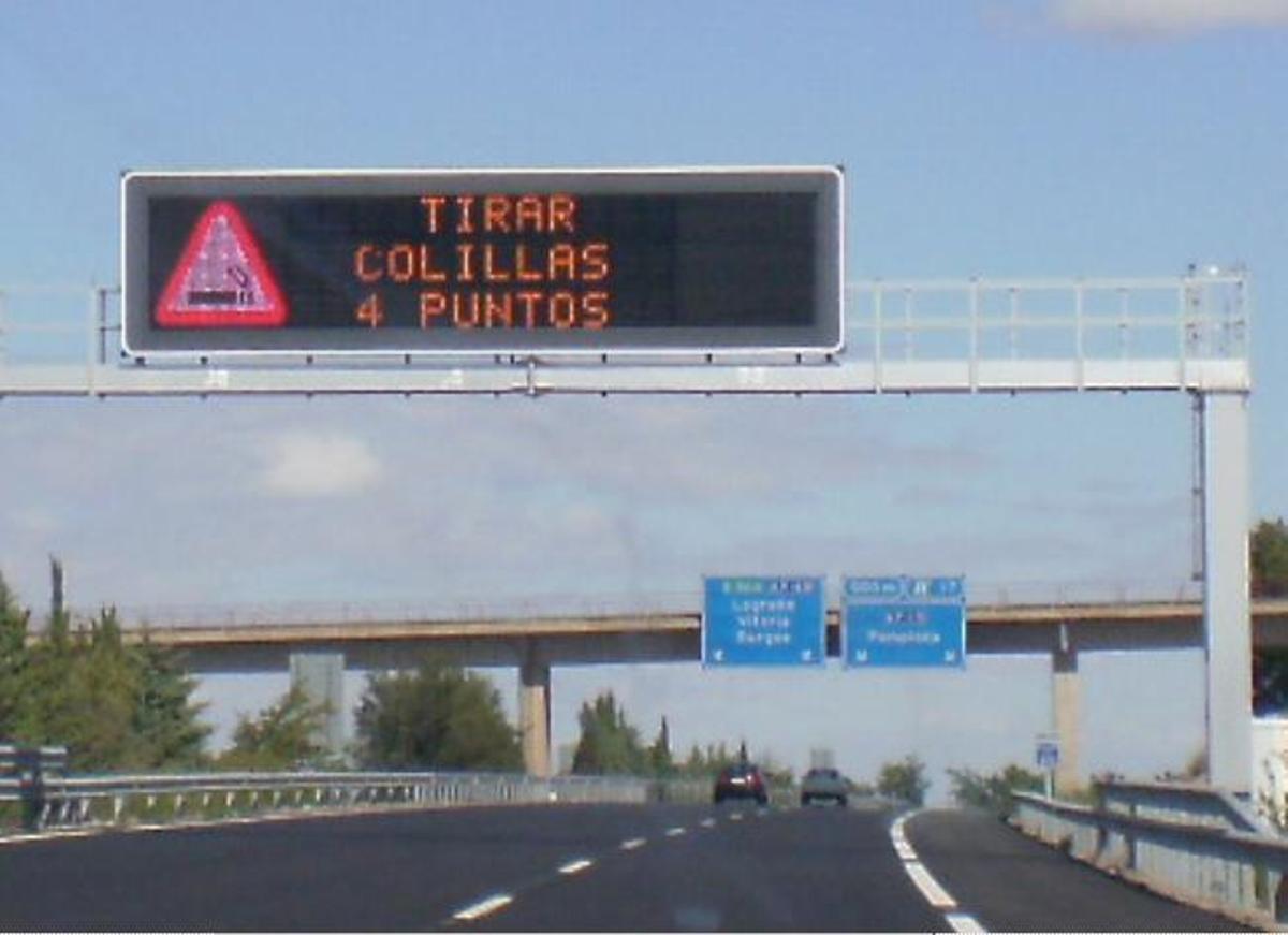 Ejemplo de cartel para la prevención de riesgos en la carretera