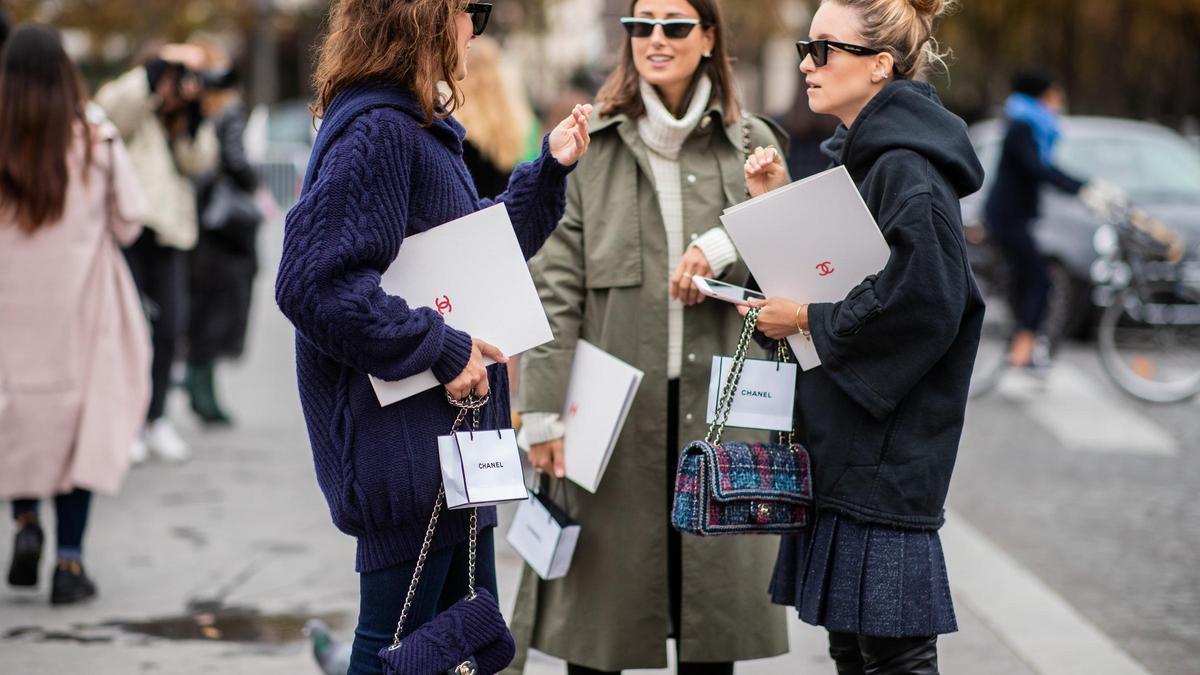 Street Style : Paris Fashion Week Womenswear Spring/Summer 2019 : Day Nine