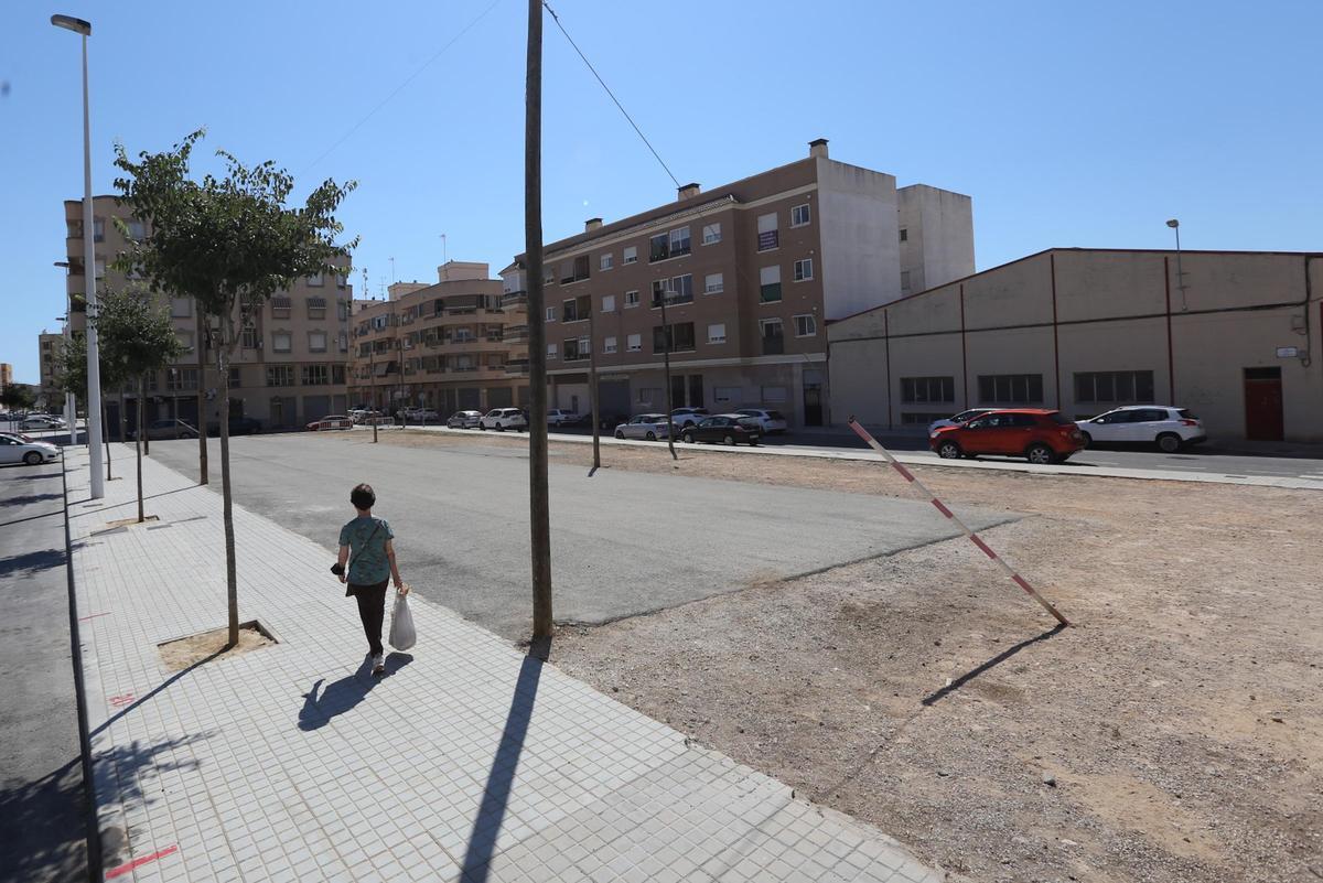 SOLAR DONDE SE CONSTRUIRA EL CENTRO SOCIAL DE TORRELLANO