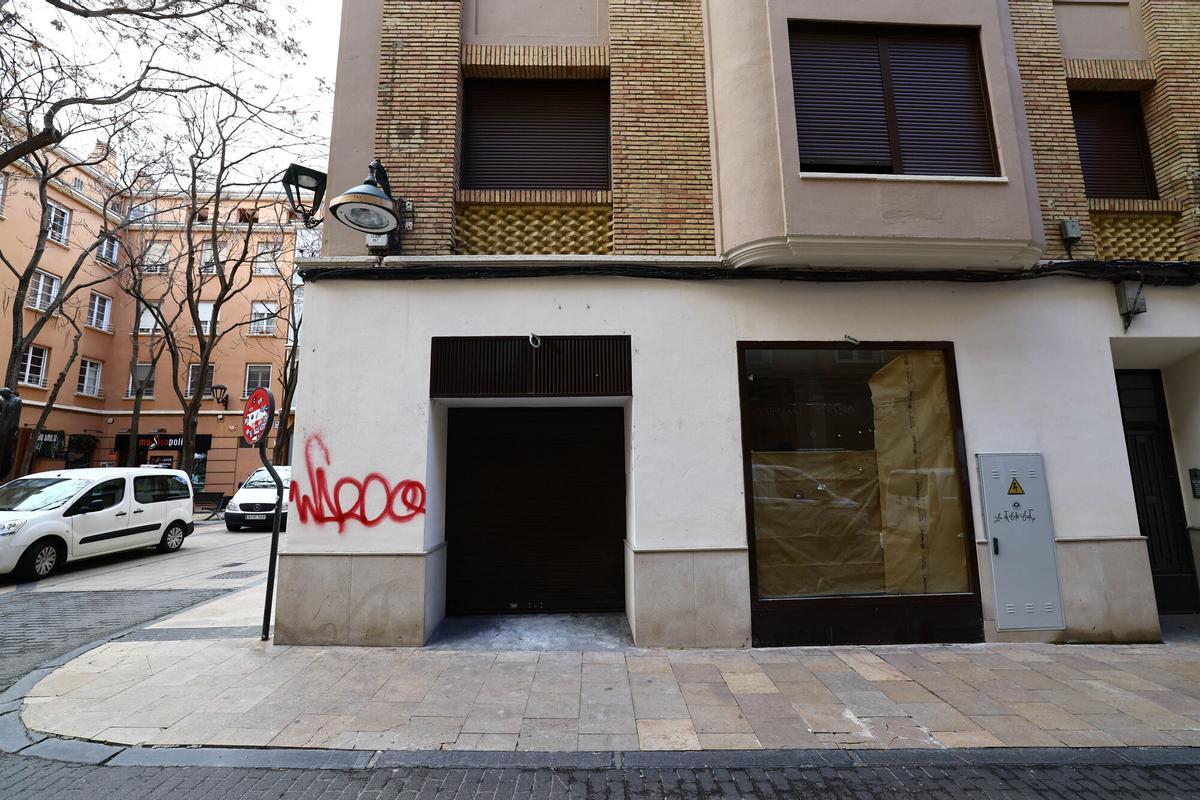 Reportaje negocio local "Mercería Ibarra", a la 13:30 en su tienda de la calle Vírgenes 5. Están avisadas, importante una foto de madre e hija que son las que llevan el negocio. Si podéis sacar también una foto a su futura tienda, esta al lado, en calle Espoz y mina número 6, esquina con la plaza san braulio.