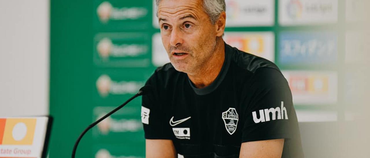 Escribá durante la rueda de Prensa previa al Rayo-Elche