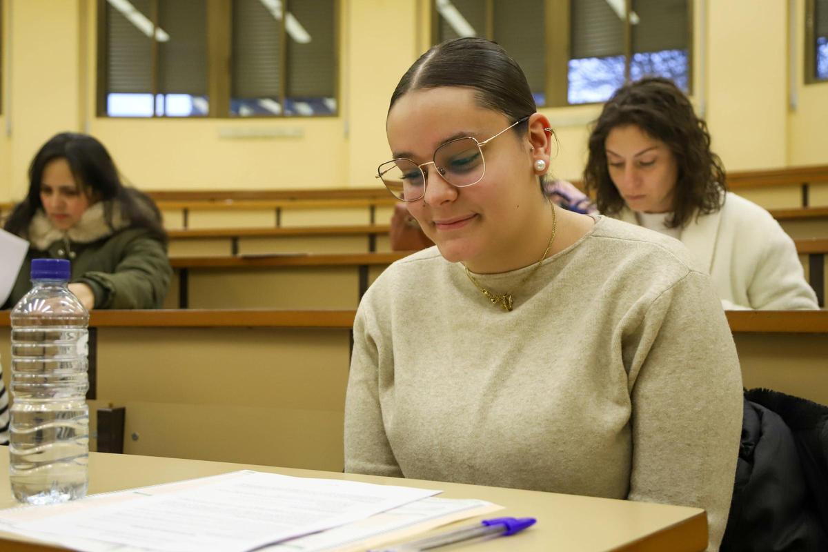 Fotogalería | Así se han desarrollado las oposiciones a celador del SES en Badajoz