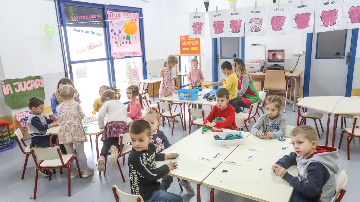 Aula de Infantil de un centro escolar de Torrevieja con alumnos ucranianos