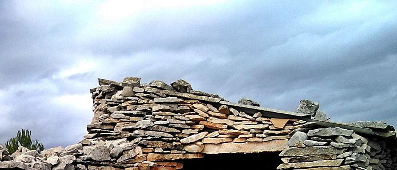 Una barraca de piedra en seco en Millares. | OLGA PÉREZ QUINTANA