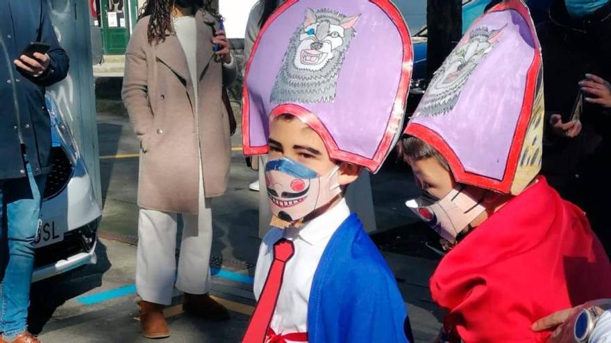 Desfile infantil de Entroido dos barrios das Fontiñas e de San Pedro