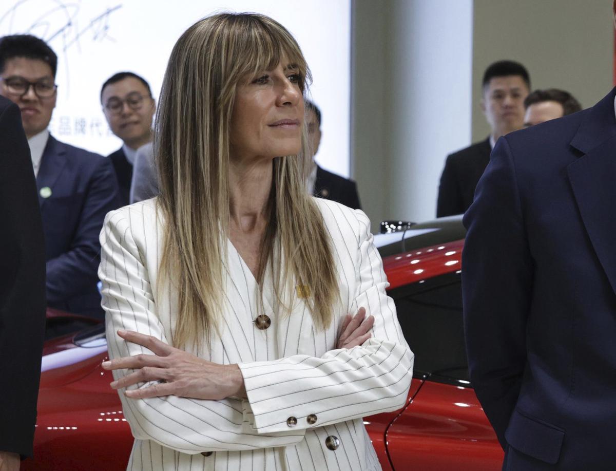 El jutge deixa Gómez a un pas del banc dels acusats per quatre delictes de corrupció