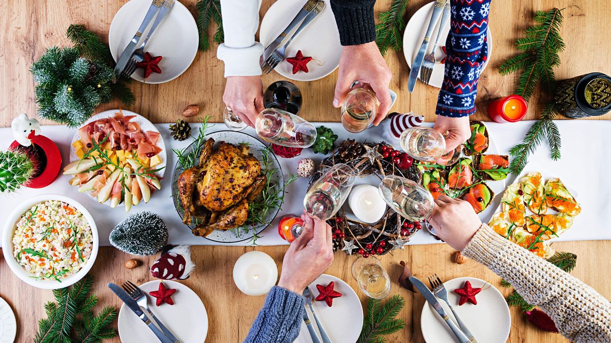 Mesa durante una cena de Navidad