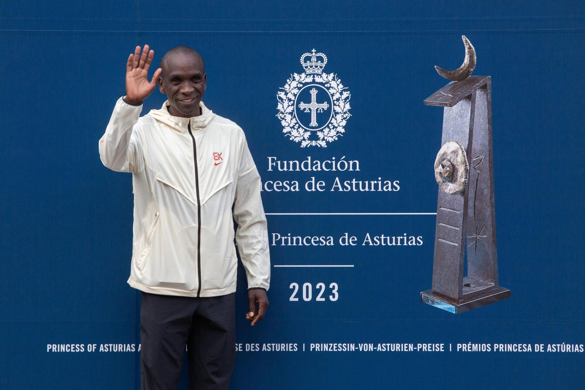 En imágenes: Kipchoge ya está en Oviedo para recibir el Premio "Princesa" de los Deportes