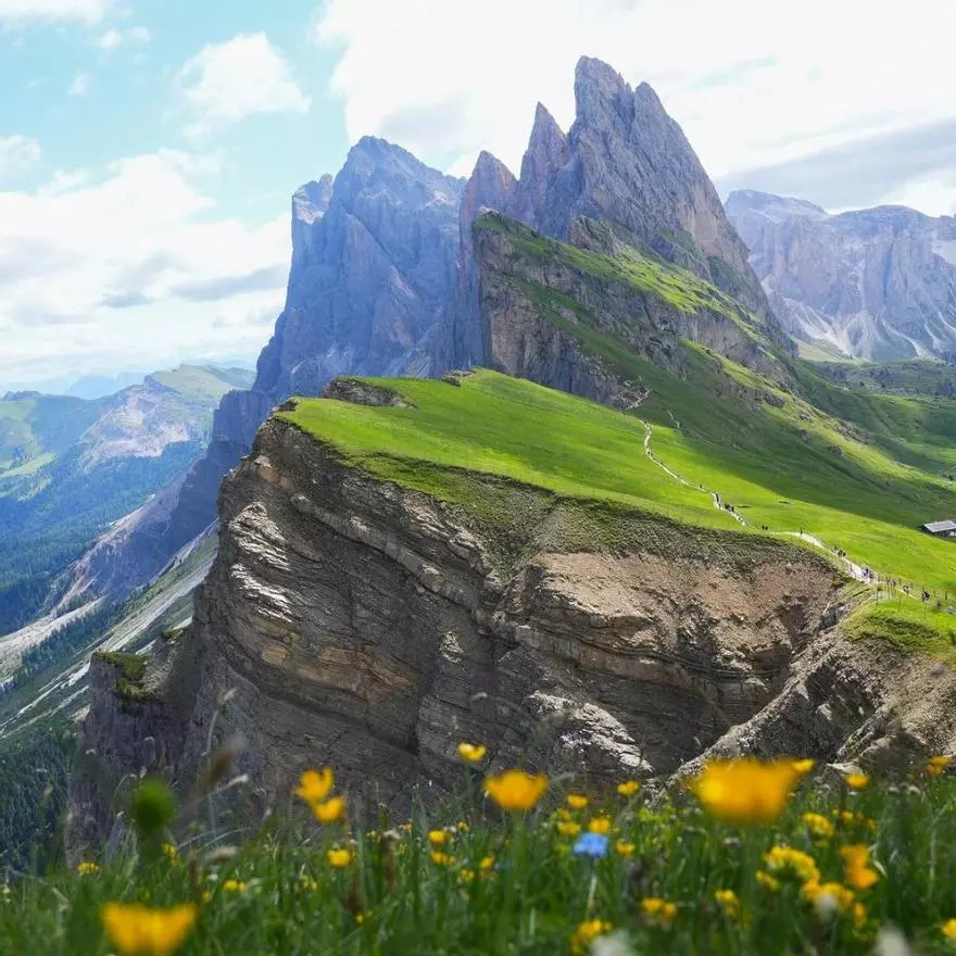 El pueblo declarado Bien de Interés Cultural que llaman "las Dolomitas gallegas"