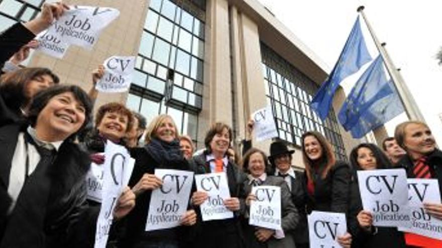 Una veintena de eurodiputadas llevan su currículo a la UE para exigir más mujeres en los puestos de responsabilidad