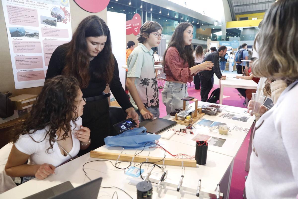 En imágenes: La IV feria de la ciencia y la innovación en Asturias, en Avilés