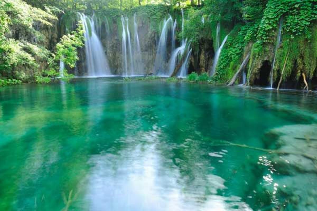 Lago Burget en el Parque Nacional de los Lagos de Plitvice, en Croacia.