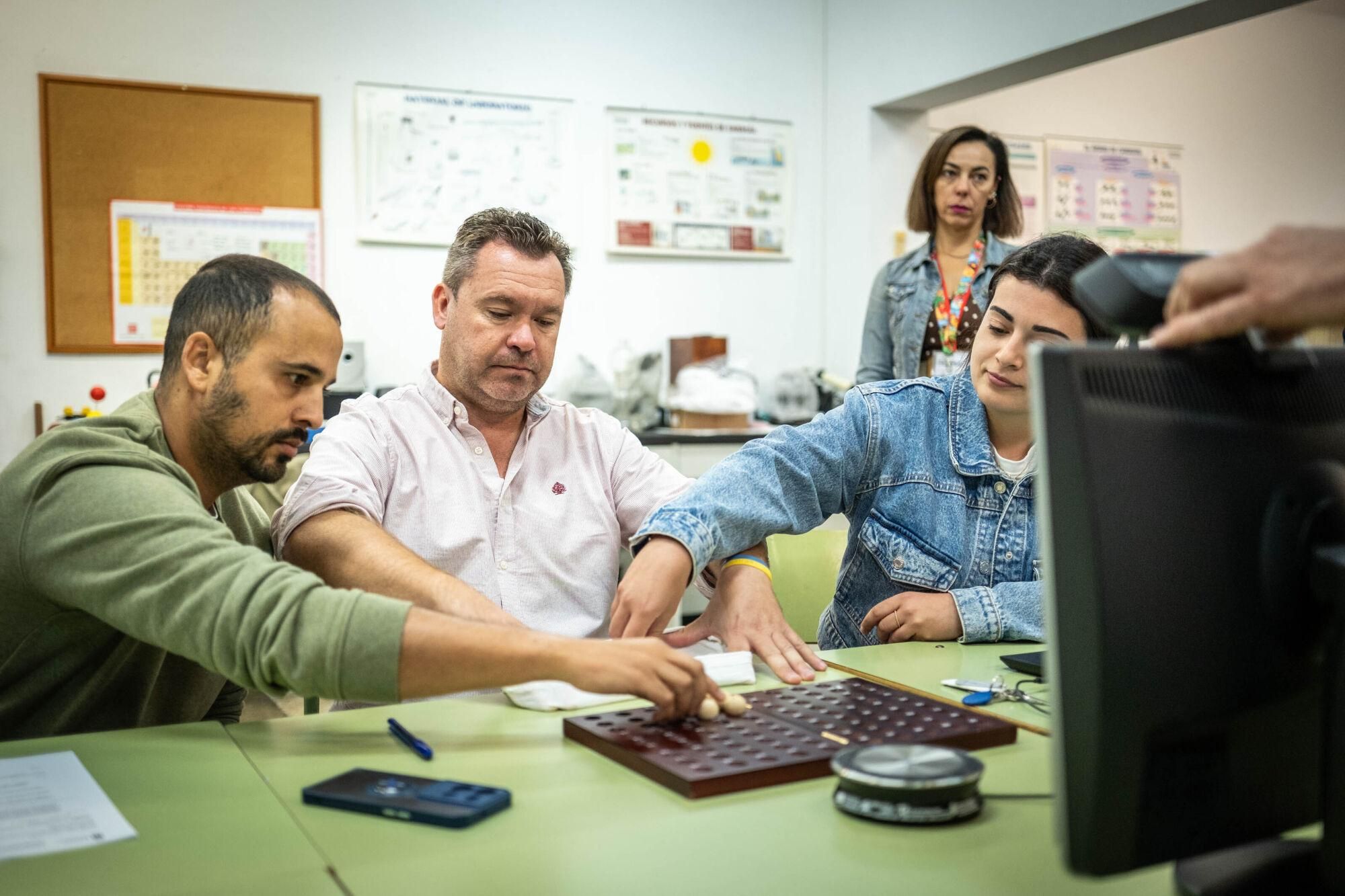 Celebración de oposiciones a profesorado en Canarias.