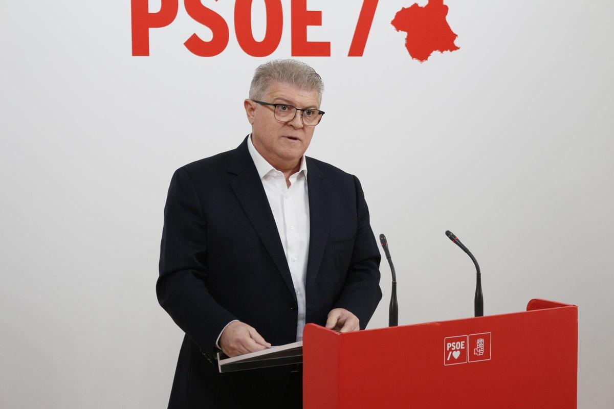José Vélez, secretario general del PSOE regional.