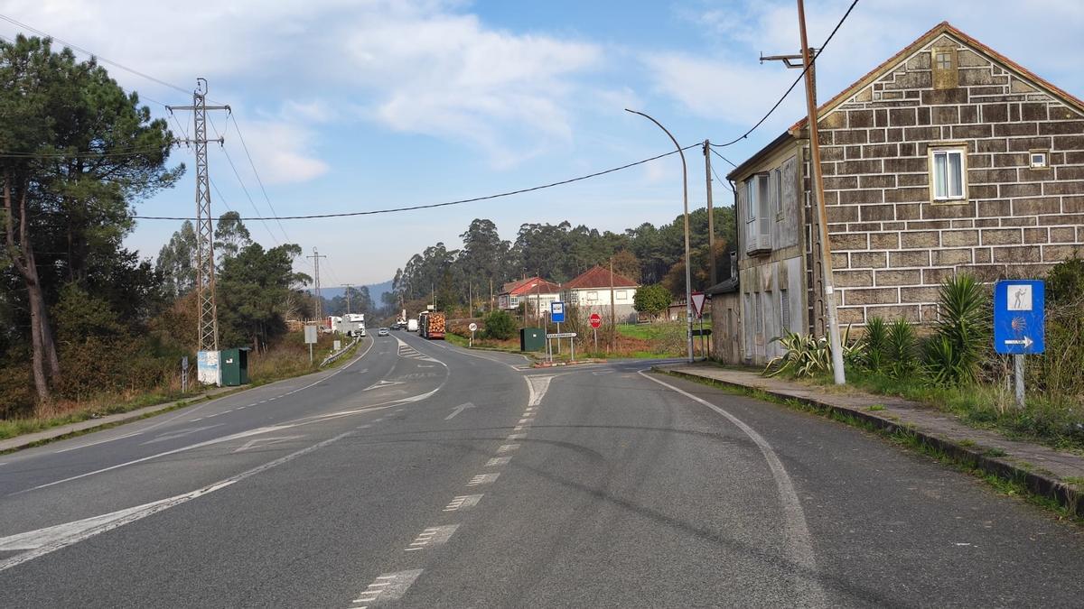 El conflictivo cruce de Casalderrique, con varios carriles.