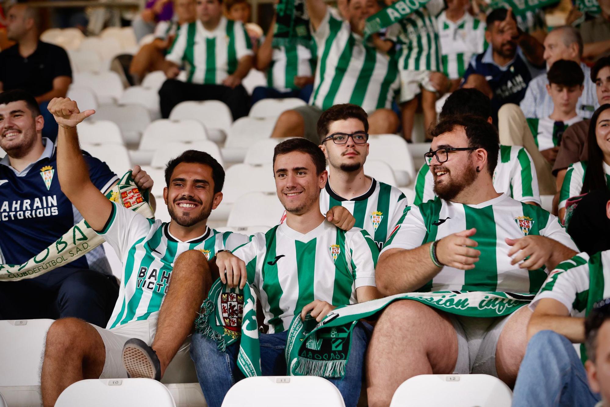Córdoba CF-Cultural Leonesa | Las imágenes de la afición en El Arcángel