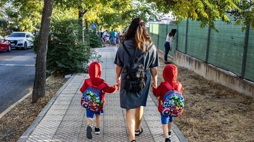 Un colegio de Cáceres inicia el curso con solo cuatro alumnos y cuatro docentes en cuarentena