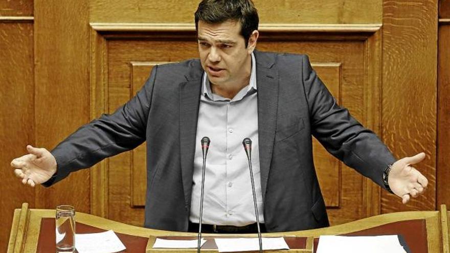 Tsipras va argumentar davant el parlament grec que ha arribat el moment de negociar.