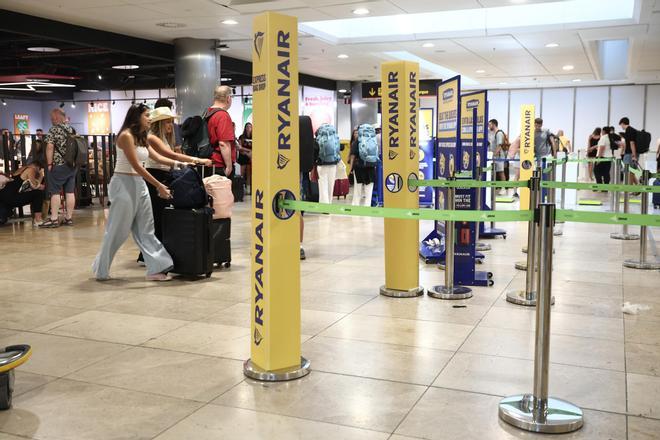Ryanair gana un 34% menos en su primer trimestre por el alza del combustible y las reticencias a viajar tras la guerra de Irán