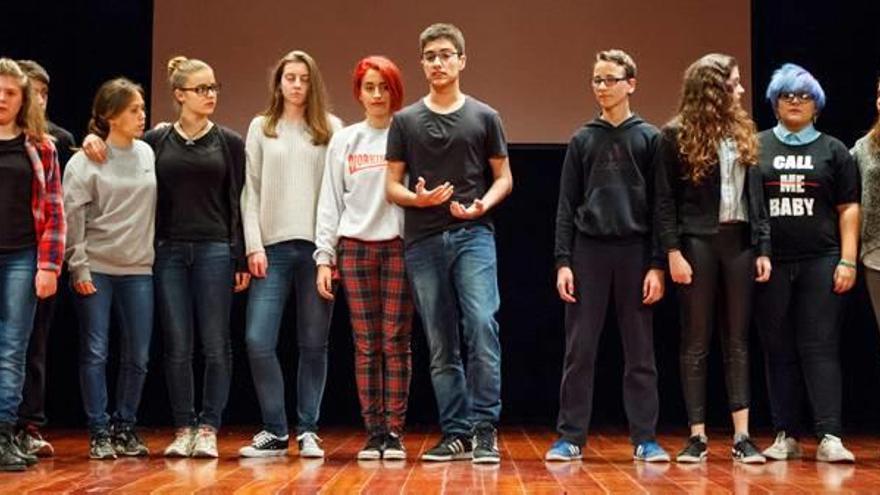 mislata La Escuela Municipal de Teatro estrena la obra «Vivero 46920»