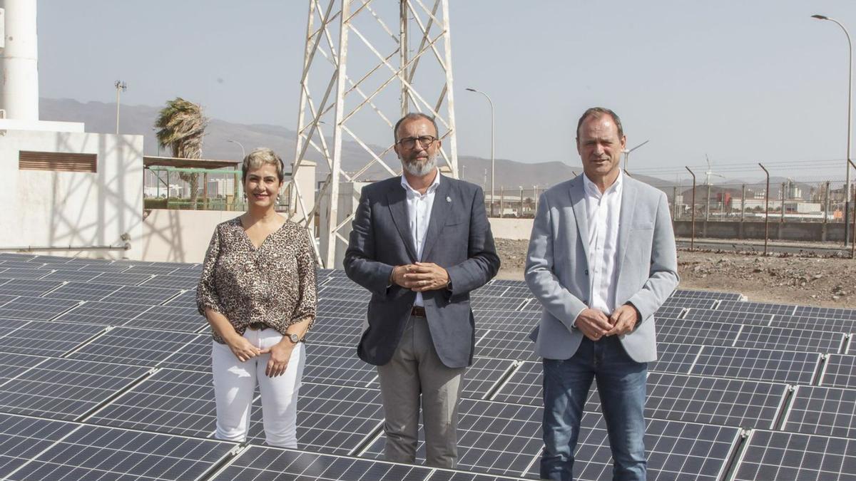 Los alcaldes de Ingenio, Santa Lucía de Tirajana y Agüimes, Ana Hernández, Francisco García y Óscar Hernández. | | LP/DLP