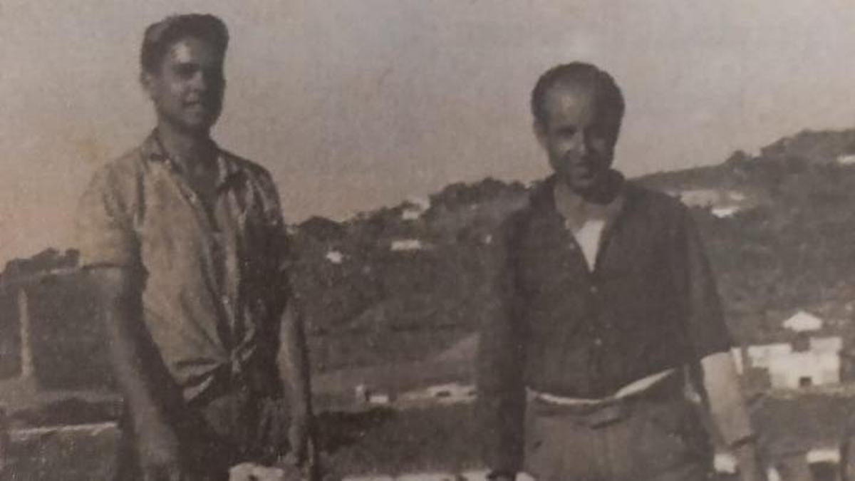 A la izquierda, Luciano Condón Cordero (nieto), último exponente de la saga calera de Los Peloto.
