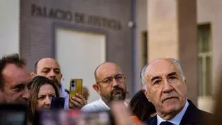 Landaluce entrega su bastón de mando al Cristo de Medinaceli en su último acto como alcalde de Algeciras