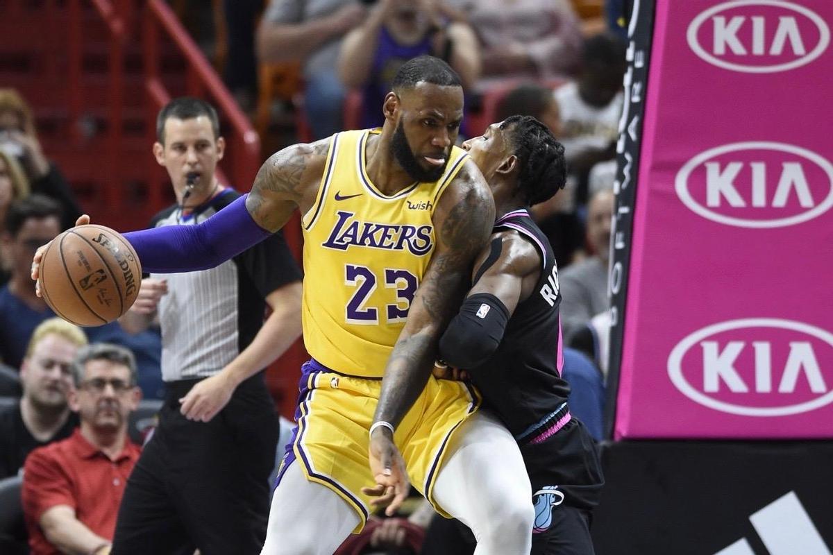 Richardson, defendiendo a Lebron James en un partido de la NBA