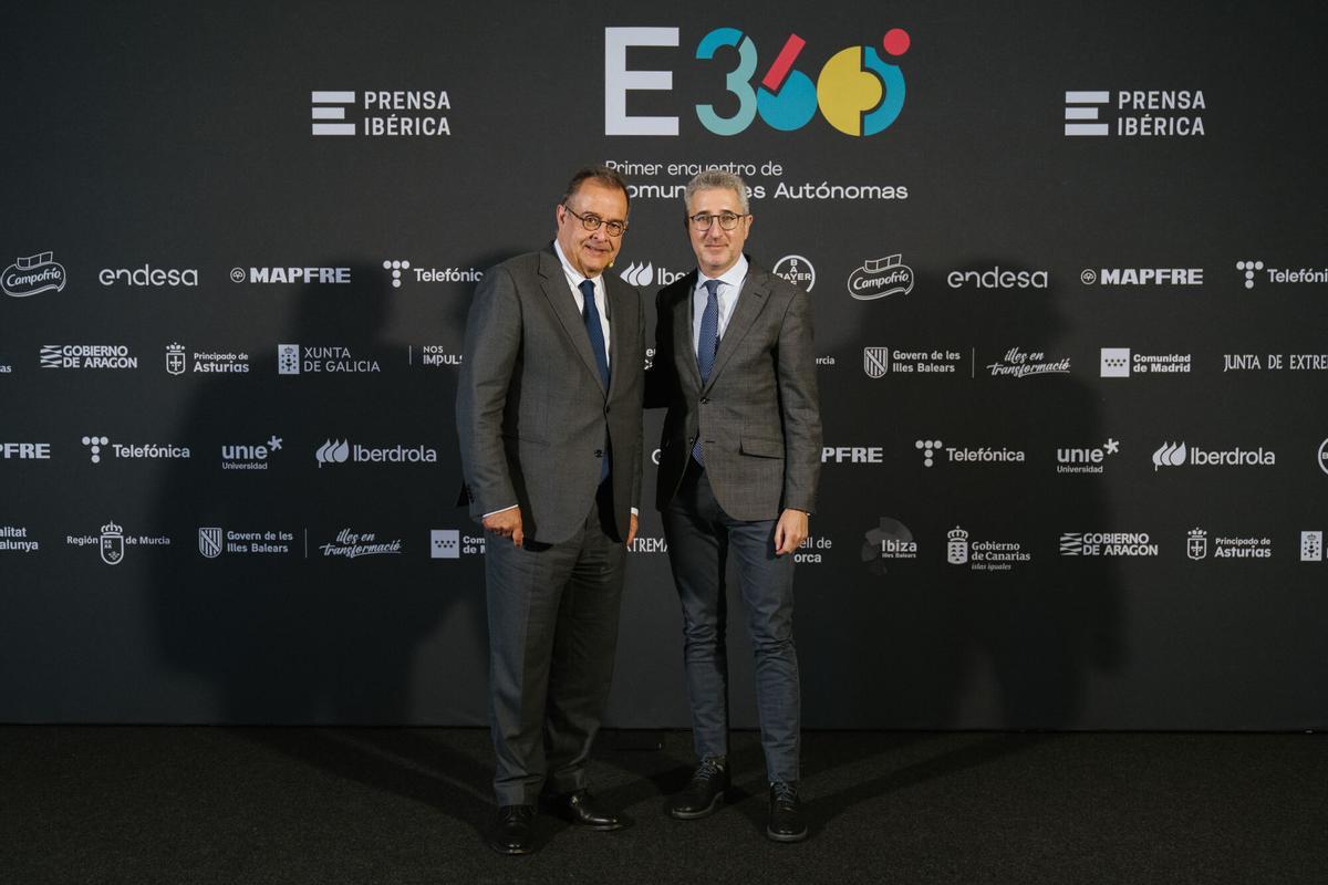 Albert Sáez, director general de Contenidos de Prensa Ibérica, y Arcadi España, secretario de Estado de Política Territorial