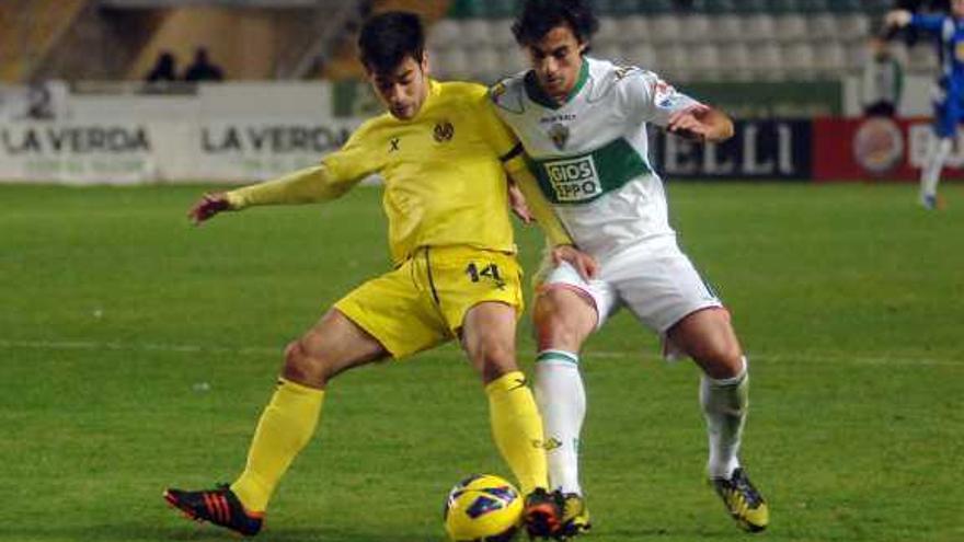 Imagen del último Elche-Villarreal jugado la pasada campaña en el Martínez Valero.