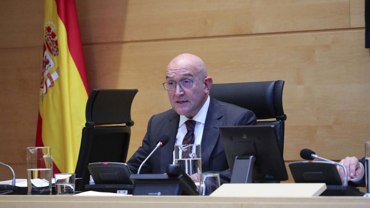 El consejero Jesús Julio Carnero durante la presentación de los presupuestos en las Cortes. | Cedida