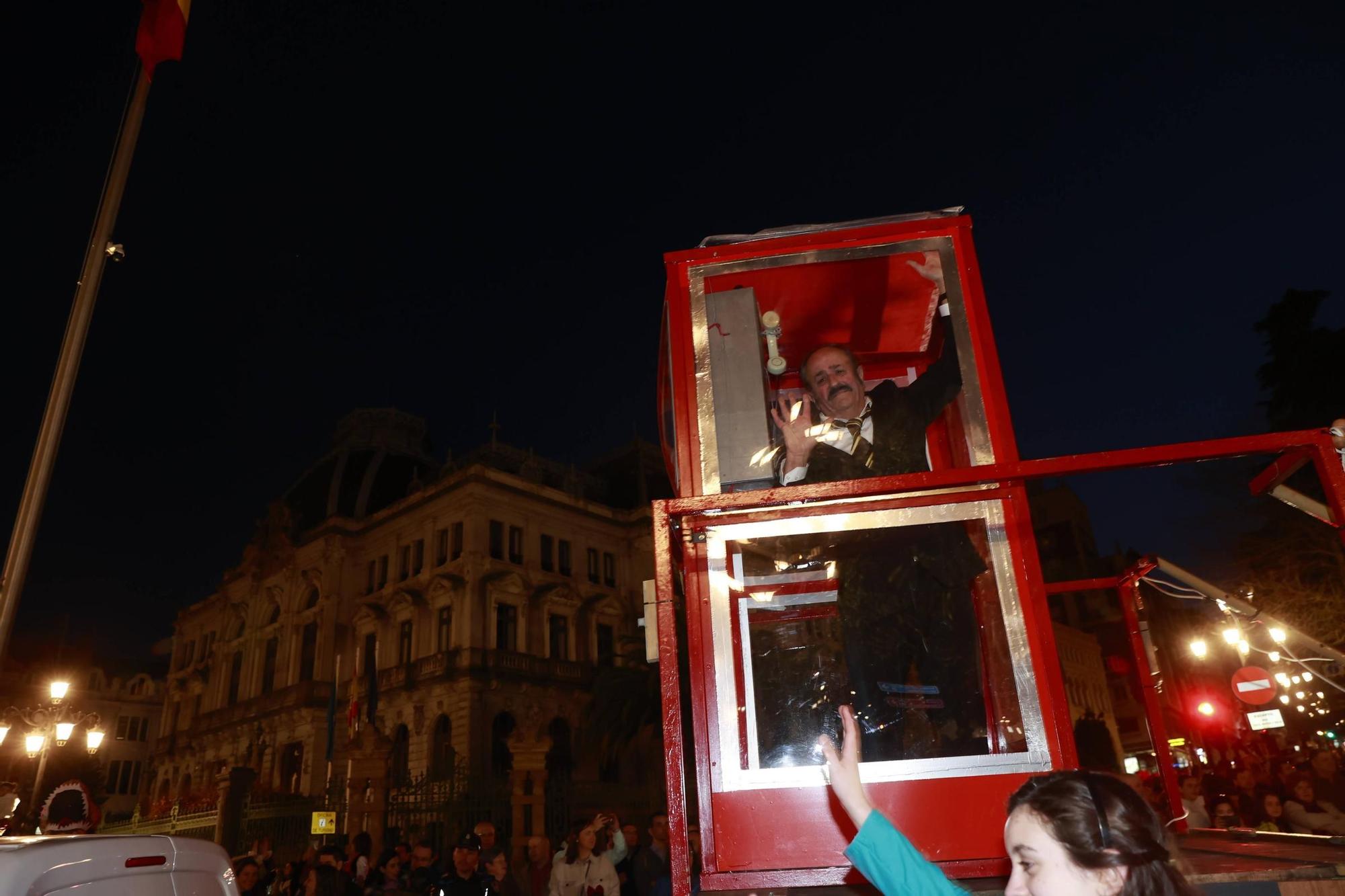 EN IMÁGENES: El Carnaval llena de color y alegría las calles de Oviedo