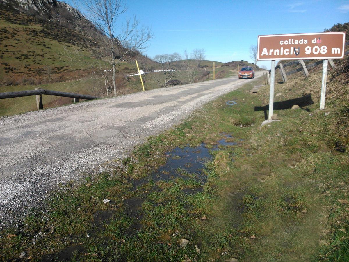 La carretera de la Collá de Arniciu, en la parte alta.