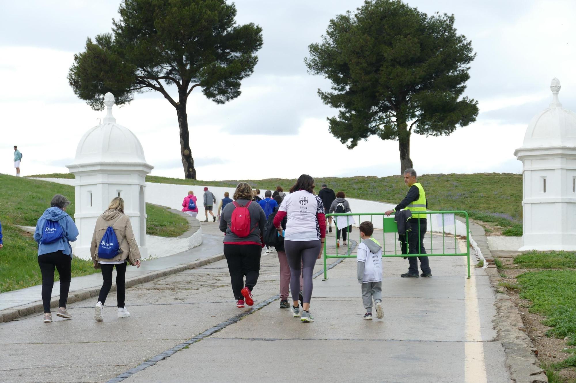 Unes 400 persones participen a la XVII Run Castell de Figueres