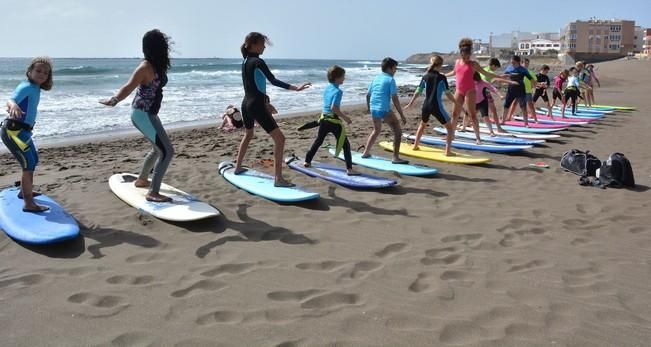 SURF PARA NIÑOS SALINETAS