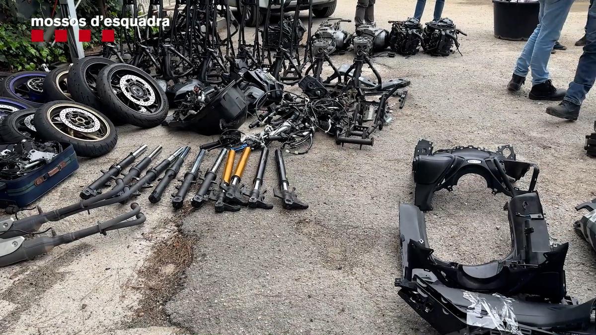 Los Mossos desmantelan una organización especializada en robos con fuerza de motos en aparcamientos comunitarios