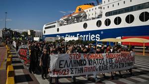 Manifestaciones en Grecia tras la muerte de migrantes en aguas jónicas.