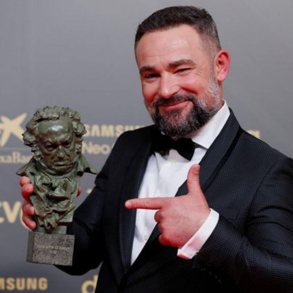 Urko Olazábal, con su Goya de la 36 edición de los Premios.